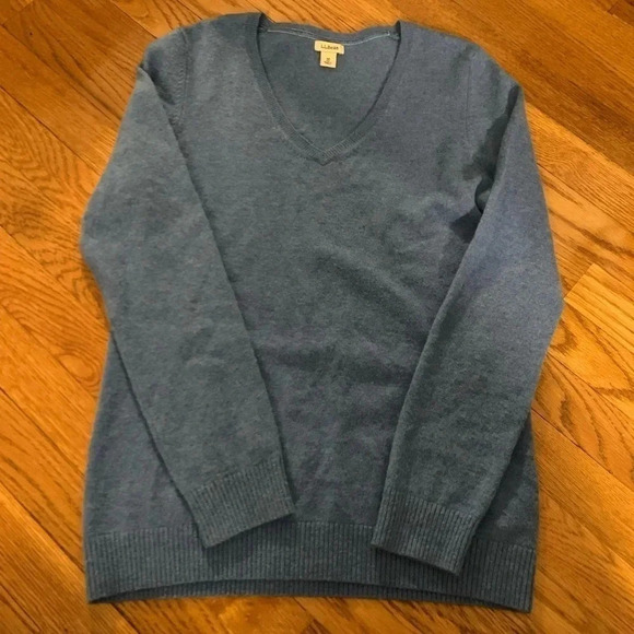L.L.Bean Blue 100%  Cashmere Sweater Size Medium - Picture 1 of 8